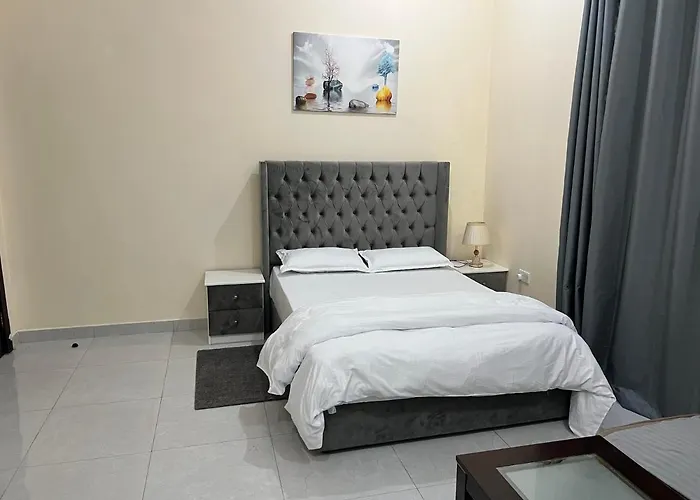Cozy Private Studio Apartment Near Airport