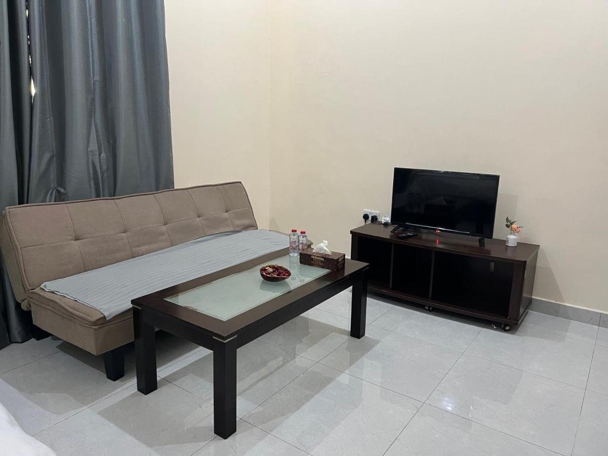 Cozy Private Near Airport Apartment